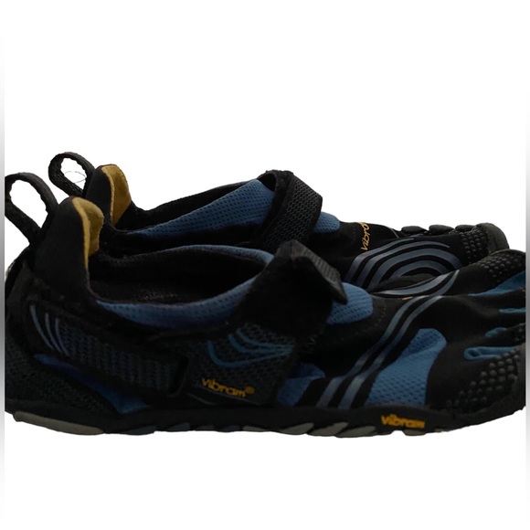 Vibram five fingers athletic shoes - Picture 2 of 6